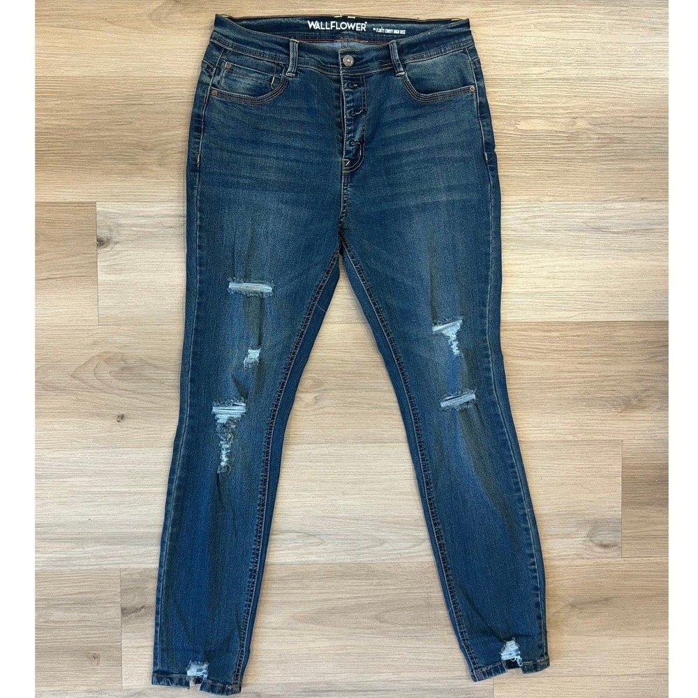 Wildflower Jeans Button Closure Distressed Flirty Curvy High Rise Junior size 11
